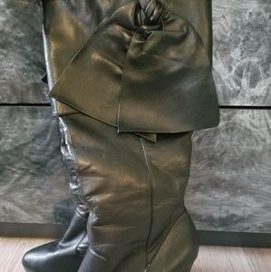 Heel boots